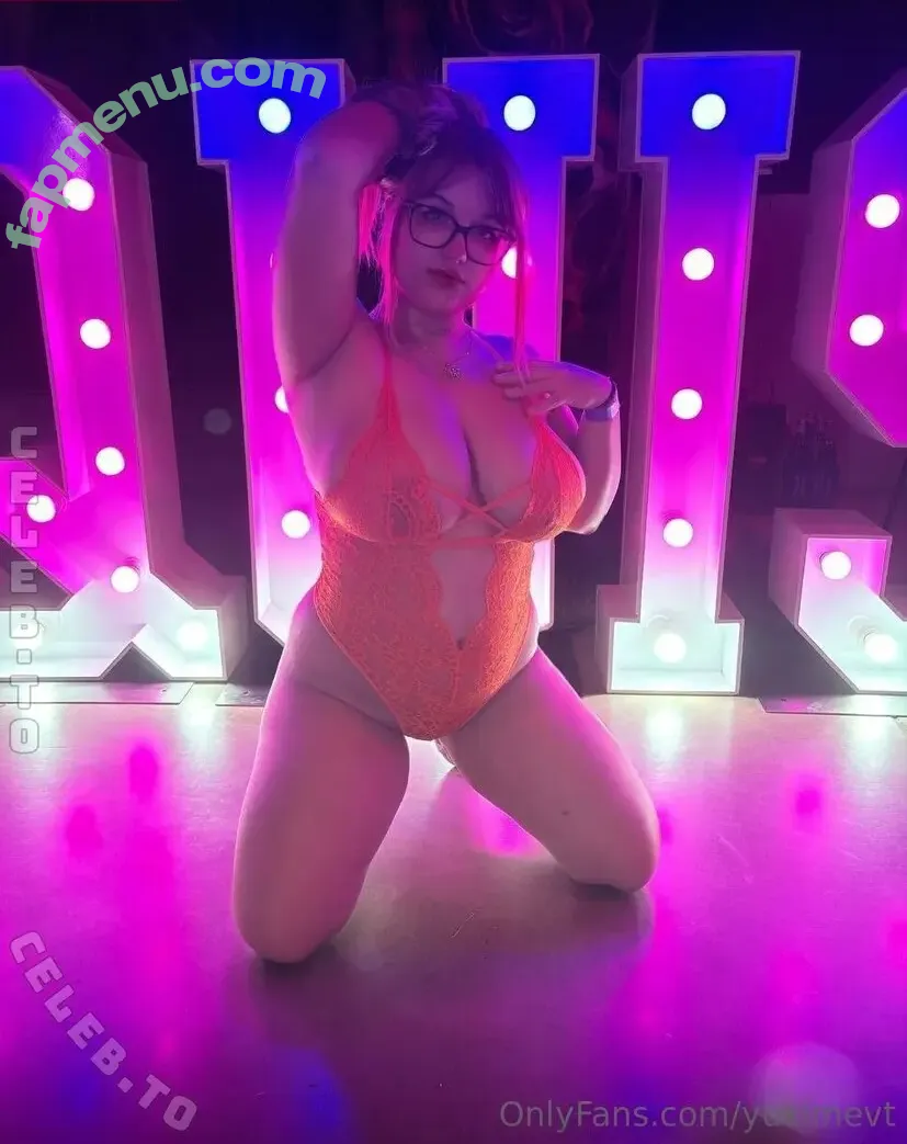 ninitard nude photo #0382 (Ninii_tard / Niniibear / YukimeVT)