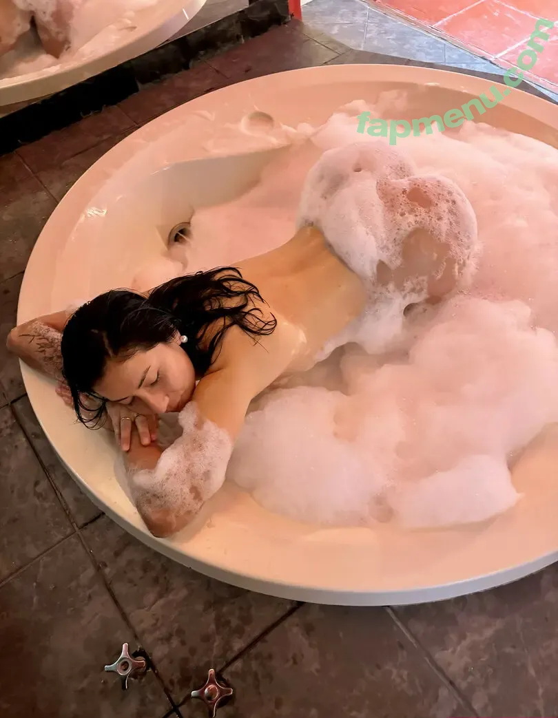 Ninosmilee nude photo #0008 (Ninosmilee)