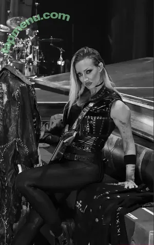 Nita Strauss / hurricanenita nude photo #0022