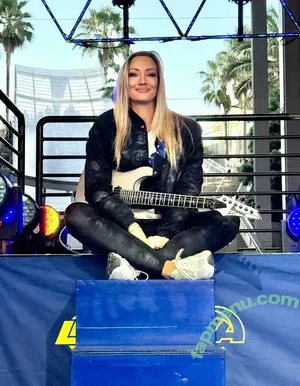 Nita Strauss / hurricanenita nude photo #0035