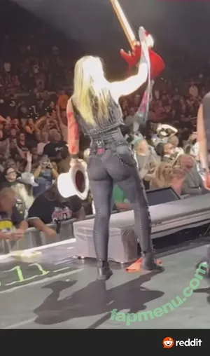 Nita Strauss / hurricanenita nude photo #0036