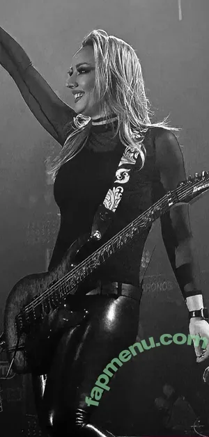 Nita Strauss / hurricanenita nude photo #0061