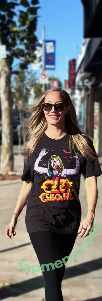 Nita Strauss nude photo #0044 (hurricanenita)