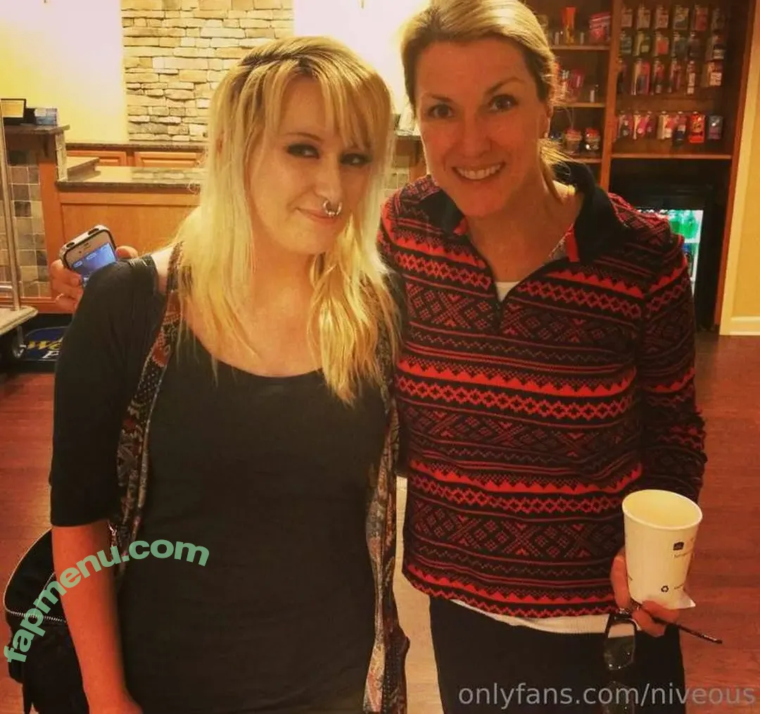 Niveous nude photo #0023 (Niveously / niveous.black.metal)