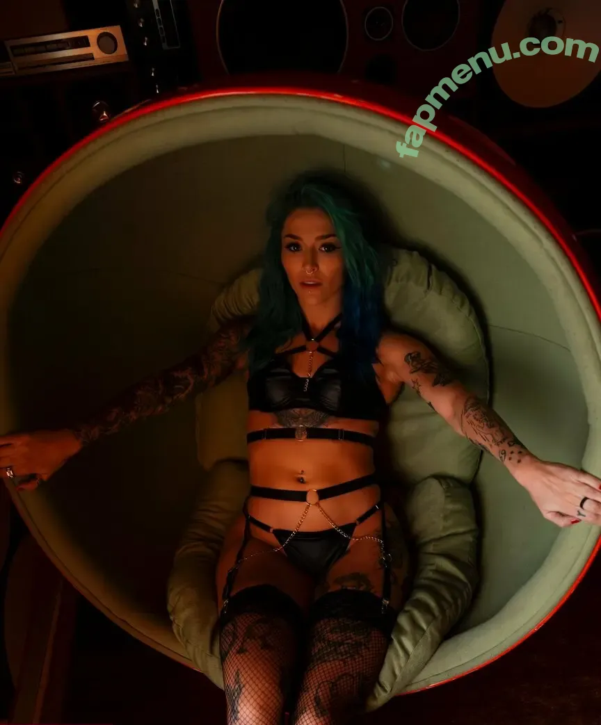 Nixonell nude photo #0090 (Tegan Nox / nixonnewell)