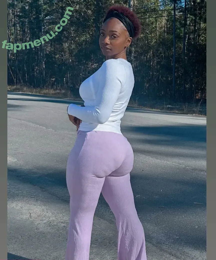 Niyahmoeye nude photo #0004 (itss.niyahmoeye._ / lady.x.desire)