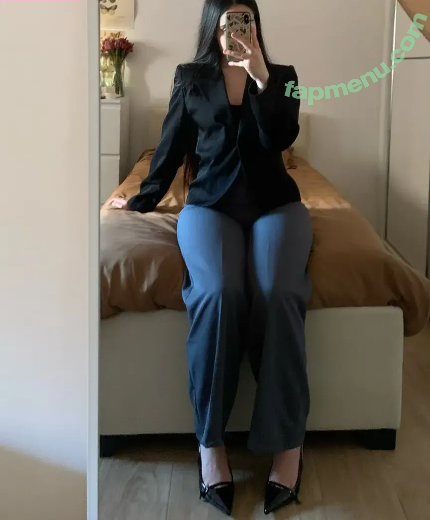 Nlydiss nude photo #0004 (Helydiss)