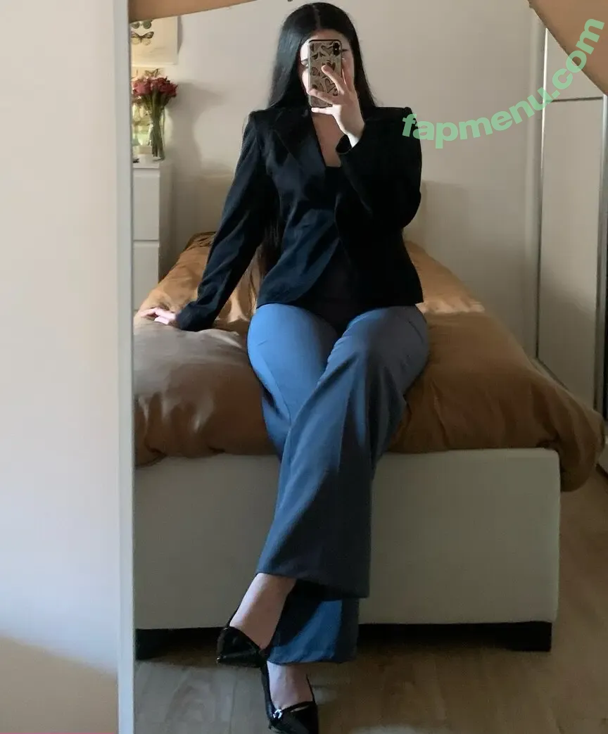 Nlydiss nude photo #0006 (Helydiss)