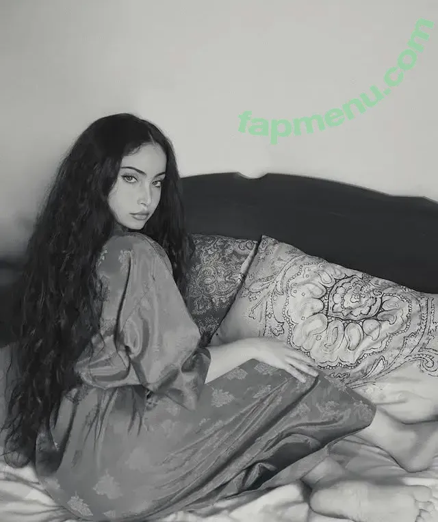 Nlydiss nude photo #0012 (Helydiss)