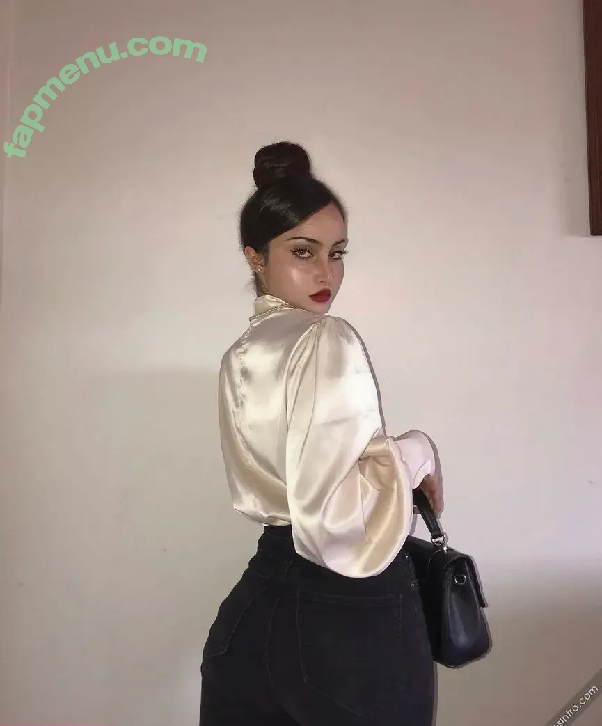 Nlydiss nude photo #0016 (Helydiss)