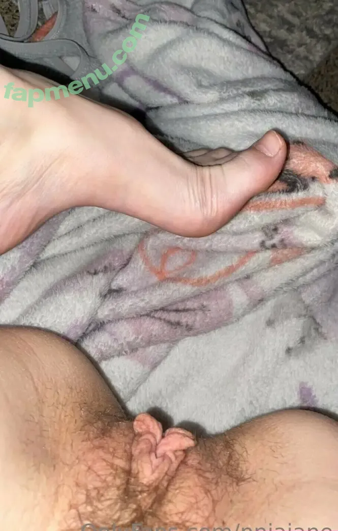 nniajane nude photo #0005 (alyyjean / niajane)