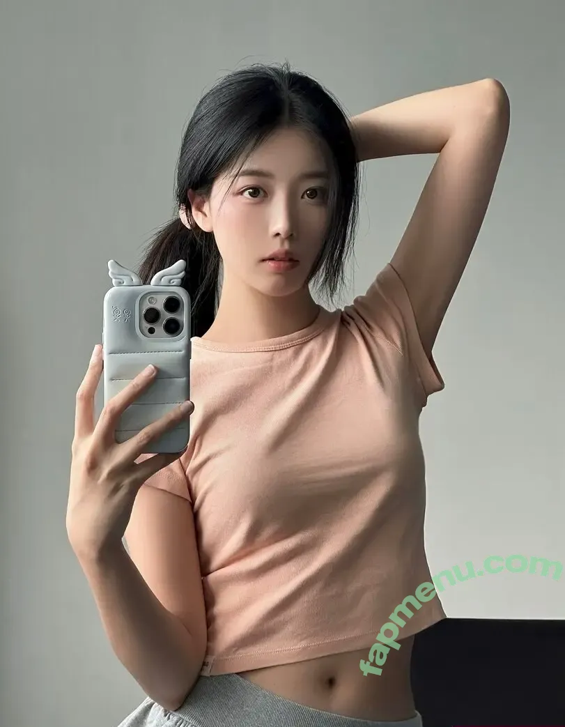 nnin.lna nude photo #0006 (nnin.lna)