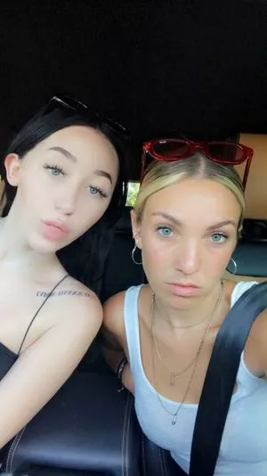 Noah Cyrus / noahcyrus nude photo #0046