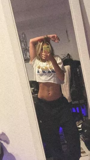 Noah Cyrus / noahcyrus nude photo #0077