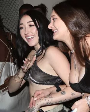 Noah Cyrus / noahcyrus nude photo #0101