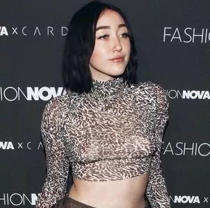 Noah Cyrus / noahcyrus nude photo #0140