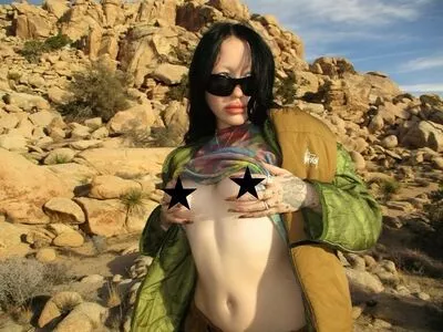 Noah Cyrus / noahcyrus nude photo #0223