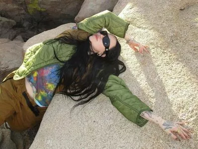Noah Cyrus / noahcyrus nude photo #0224