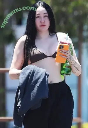 Noah Cyrus / noahcyrus nude photo #0943