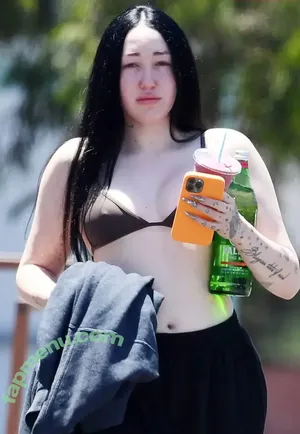 Noah Cyrus / noahcyrus nude photo #0944