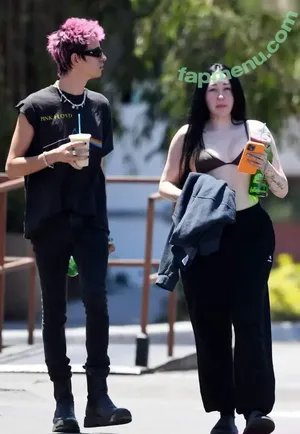 Noah Cyrus / noahcyrus nude photo #0946