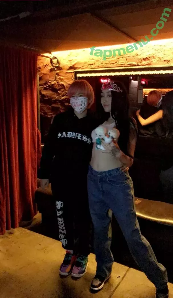 Noah Cyrus nude photo #0065 (noahcyrus)