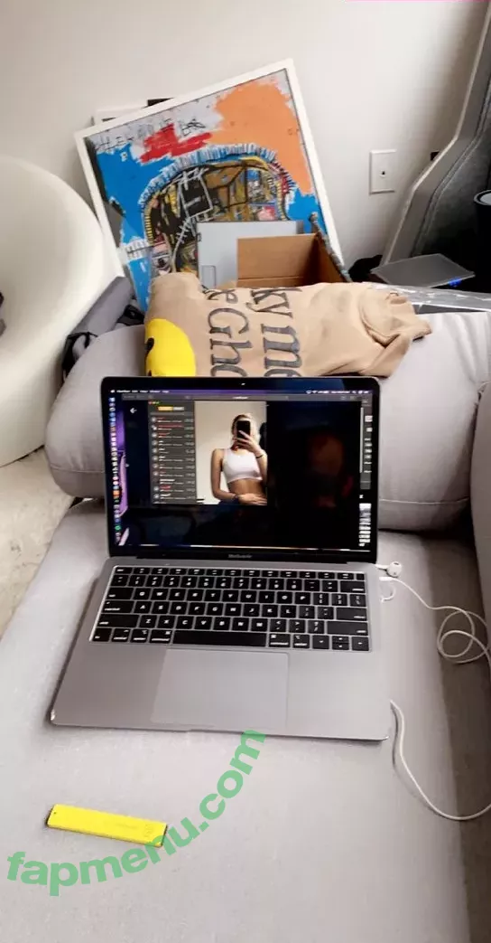 Noah Cyrus nude photo #0076 (noahcyrus)