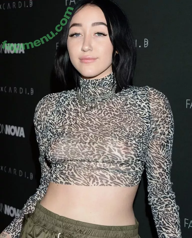 Noah Cyrus nude photo #0106 (noahcyrus)
