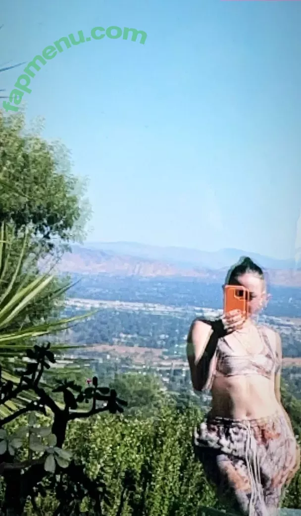 Noah Cyrus nude photo #0144 (noahcyrus)