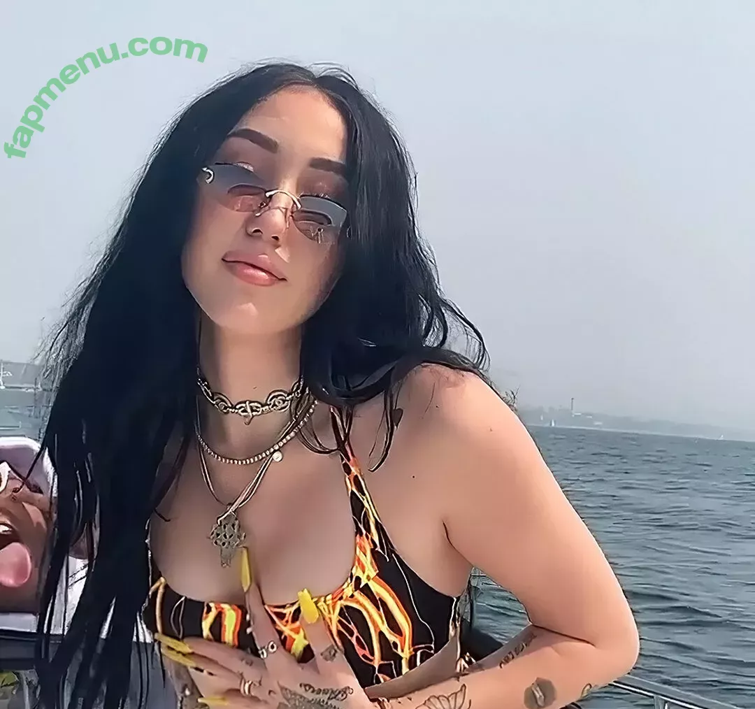 Noah Cyrus nude photo #0170 (noahcyrus)