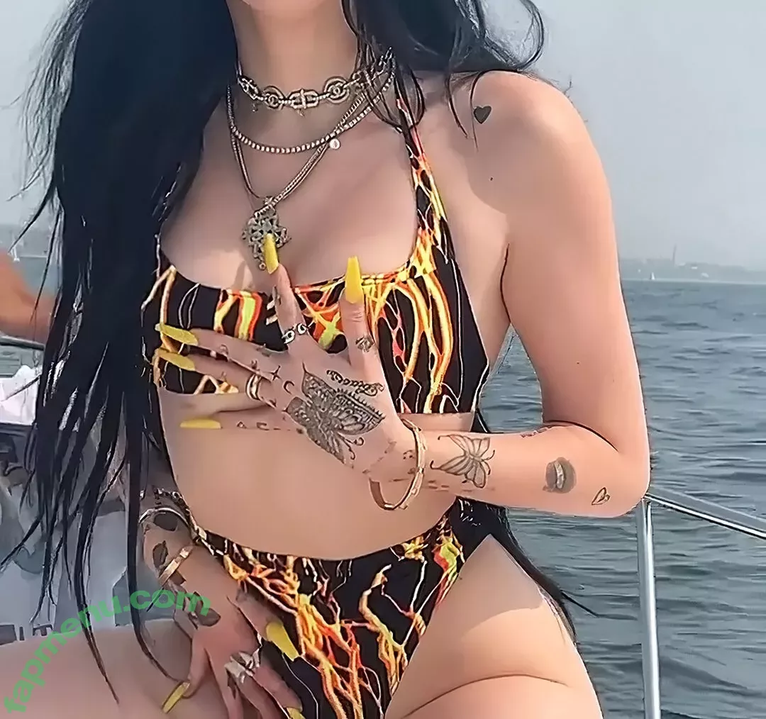 Noah Cyrus nude photo #0171 (noahcyrus)