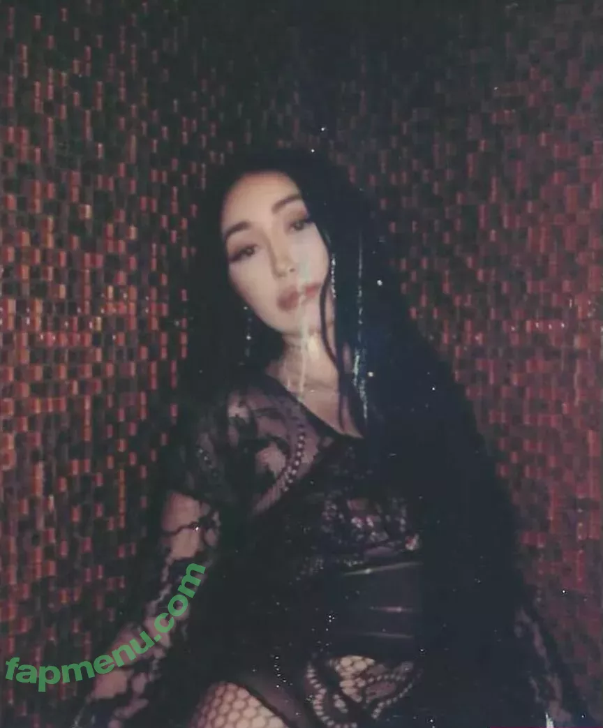 Noah Cyrus nude photo #0178 (noahcyrus)