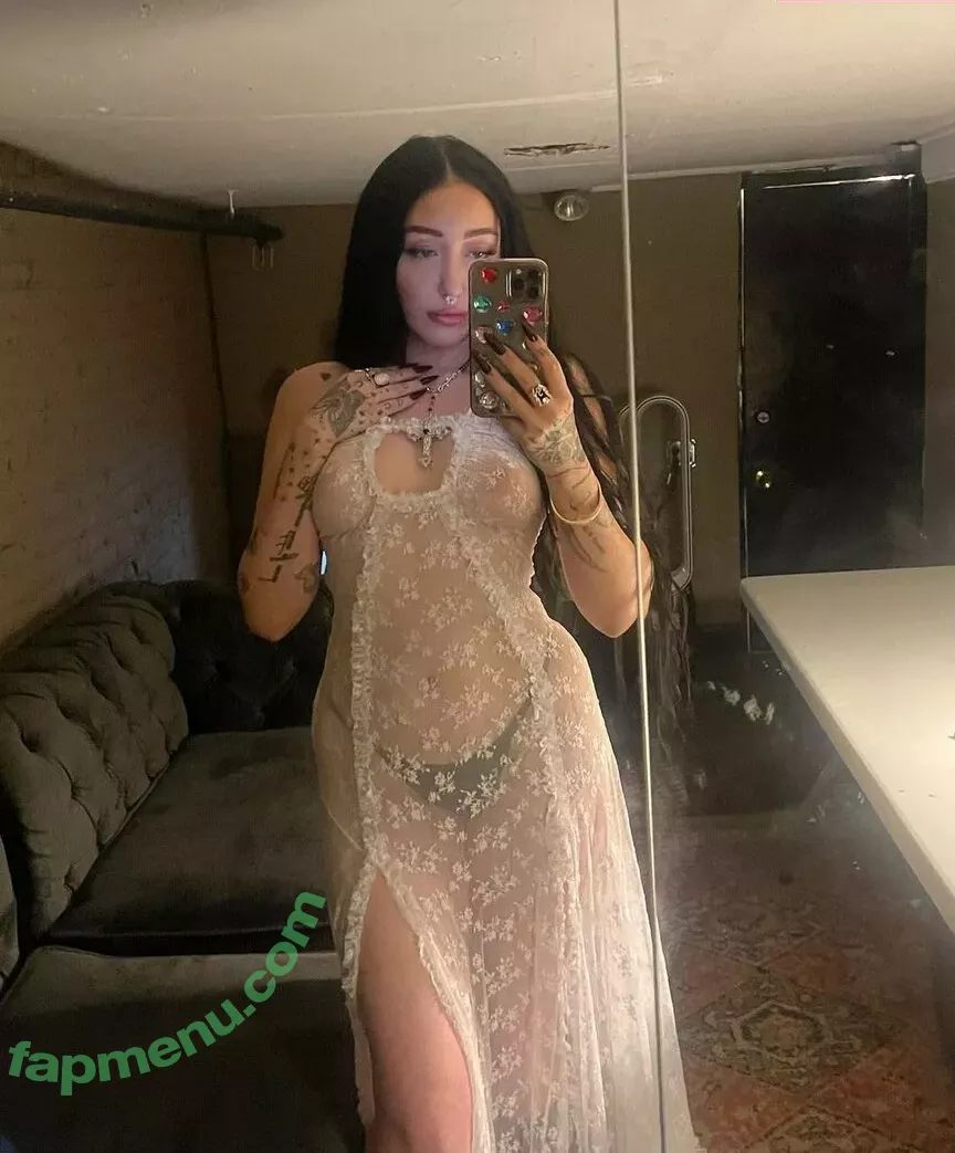 Noah Cyrus nude photo #0180 (noahcyrus)