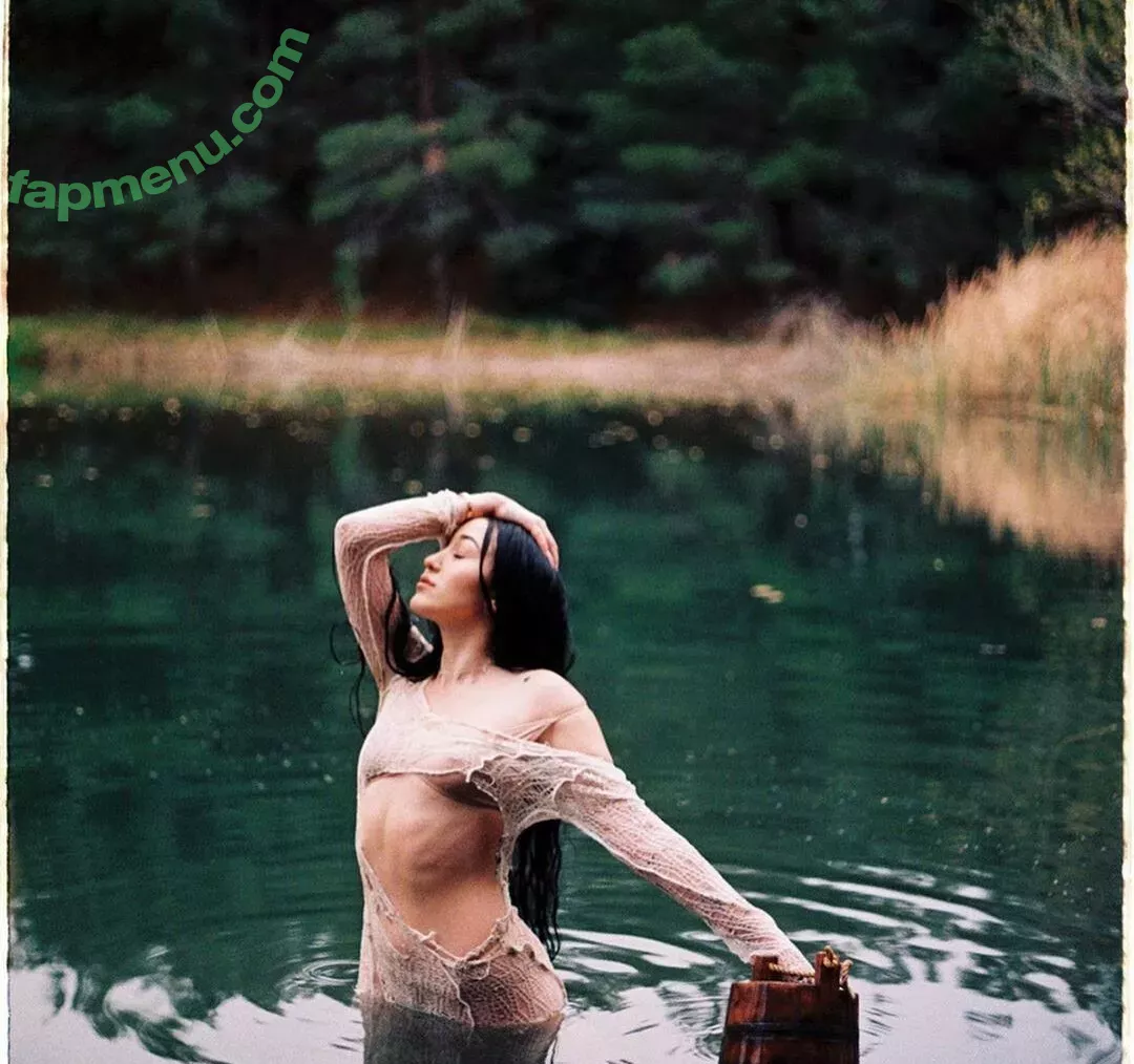 Noah Cyrus nude photo #0198 (noahcyrus)