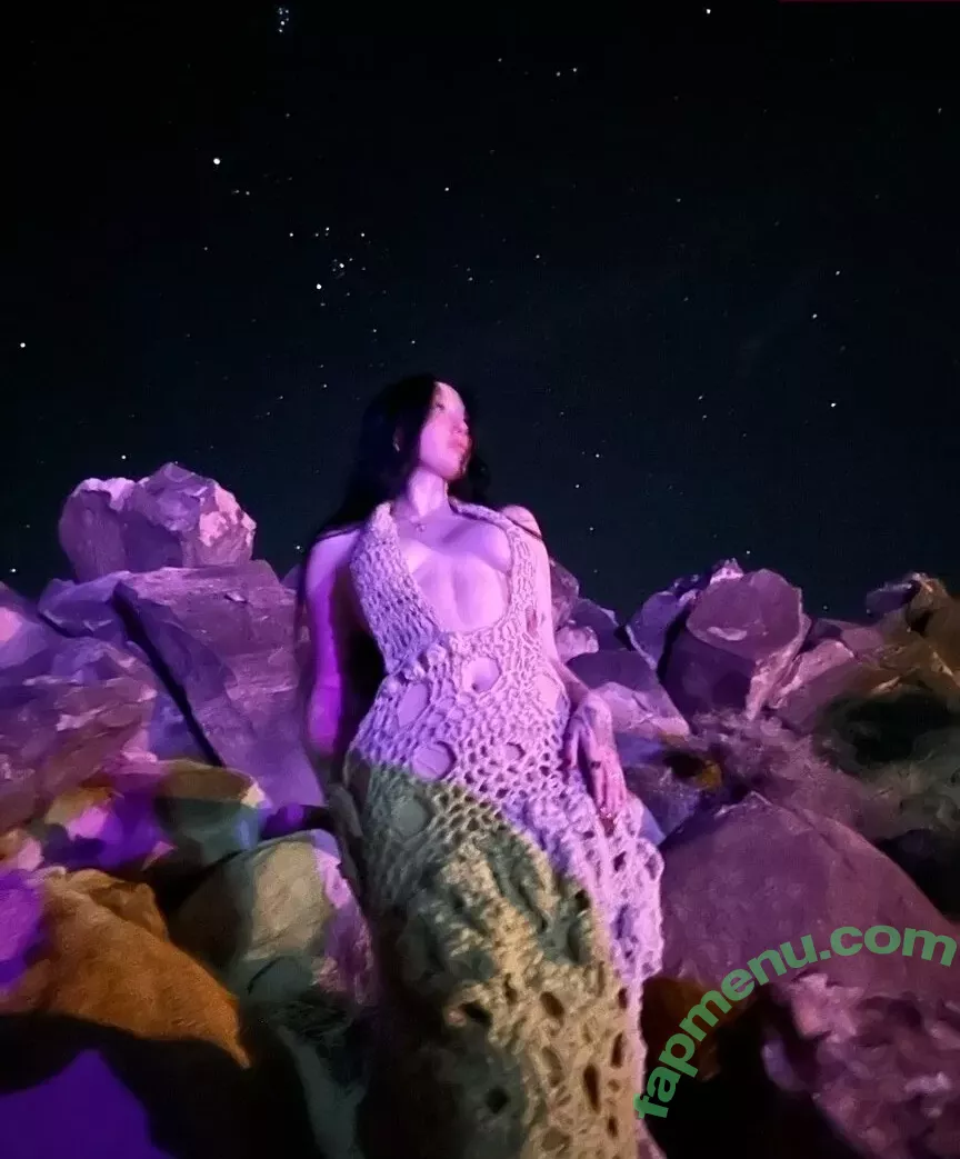 Noah Cyrus nude photo #0226 (noahcyrus)