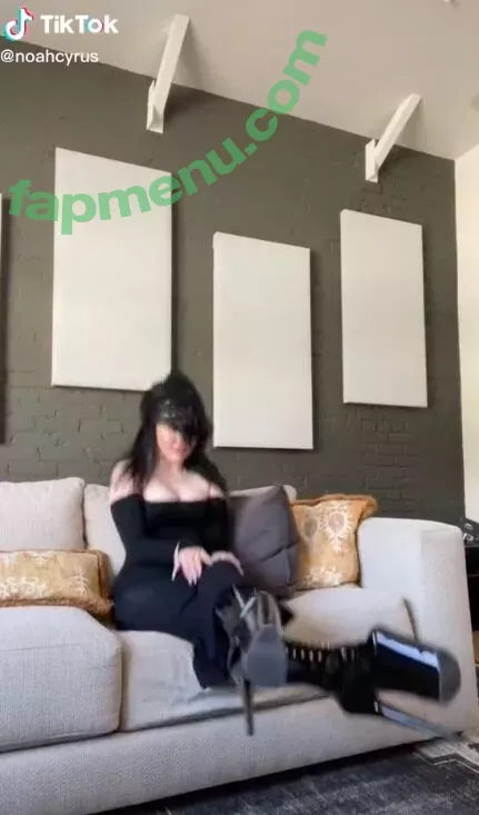 Noah Cyrus nude photo #0237 (noahcyrus)