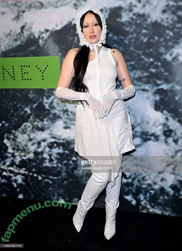 Noah Cyrus nude photo #0259 (noahcyrus)