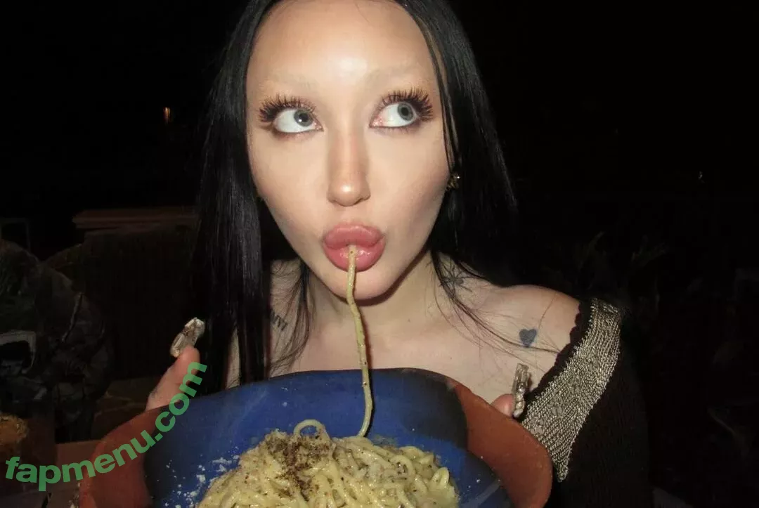 Noah Cyrus nude photo #0261 (noahcyrus)