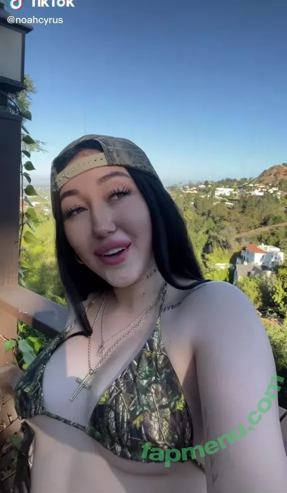 Noah Cyrus nude photo #0346 (illusion_4_lust / noahcyrus)