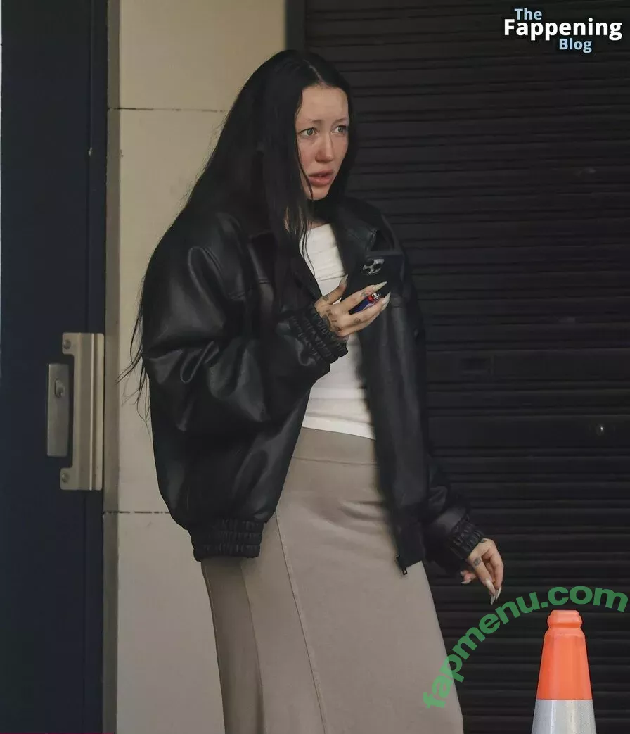 Noah Cyrus nude photo #0397 (noahcyrus)