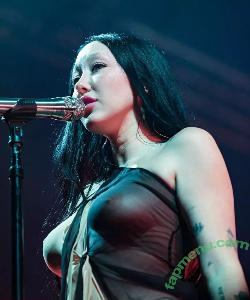Noah Cyrus nude photo #0420 (noahcyrus)