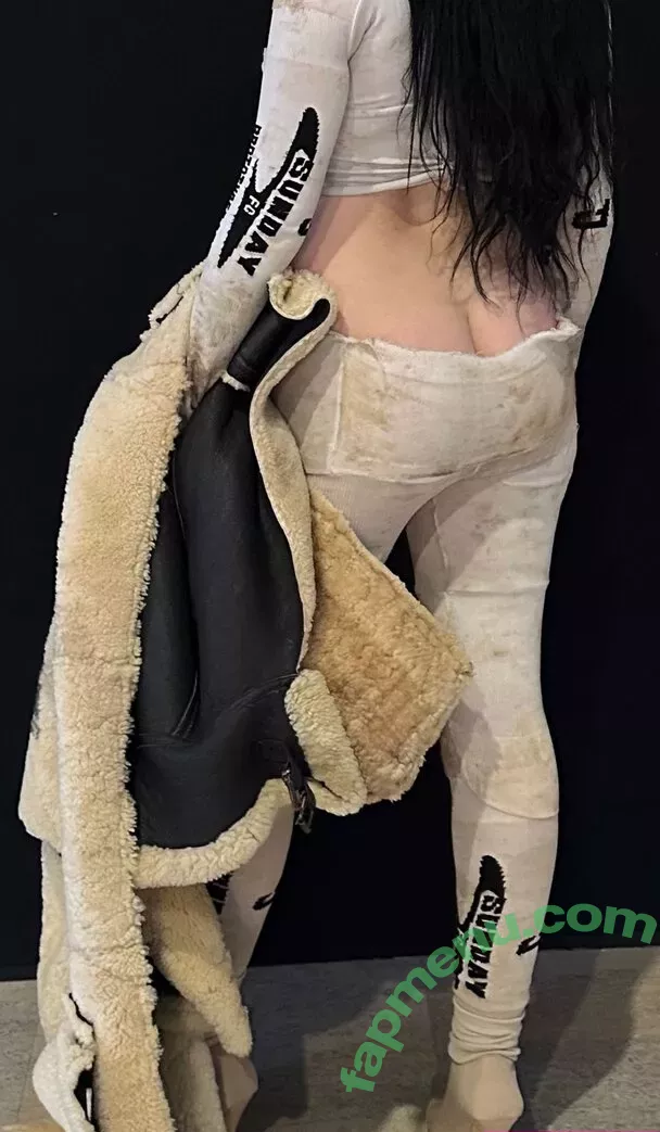 Noah Cyrus nude photo #0493 (noahcyrus)
