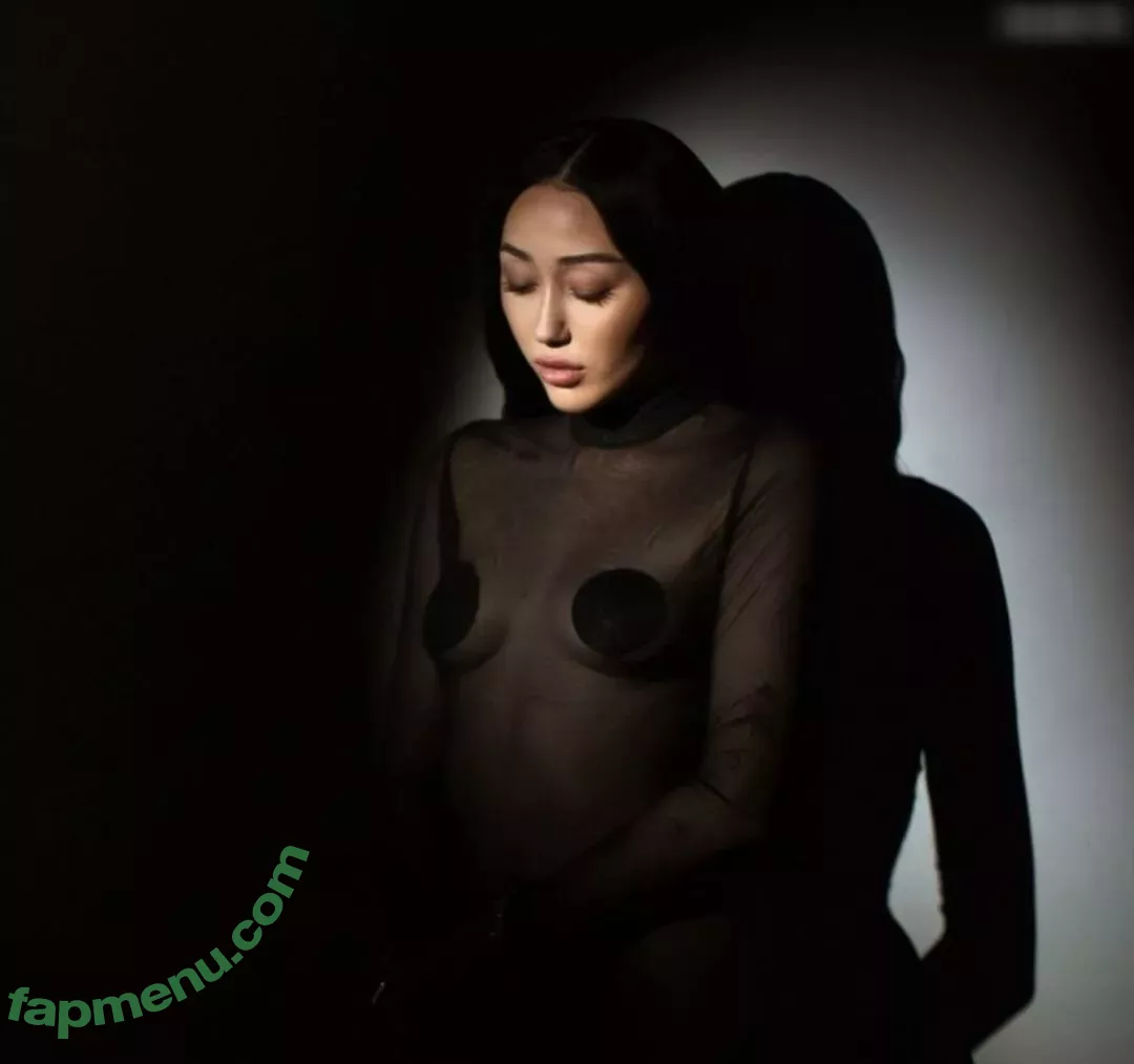 Noah Cyrus nude photo #0549 (illusion_4_lust / noahcyrus)