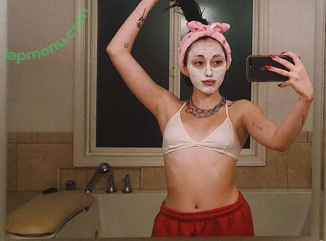 Noah Cyrus nude photo #0599 (illusion_4_lust / noahcyrus)