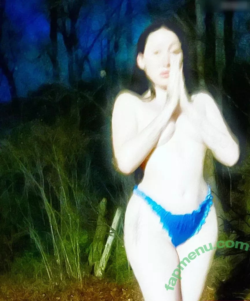 Noah Cyrus nude photo #0707 (illusion_4_lust / noahcyrus)