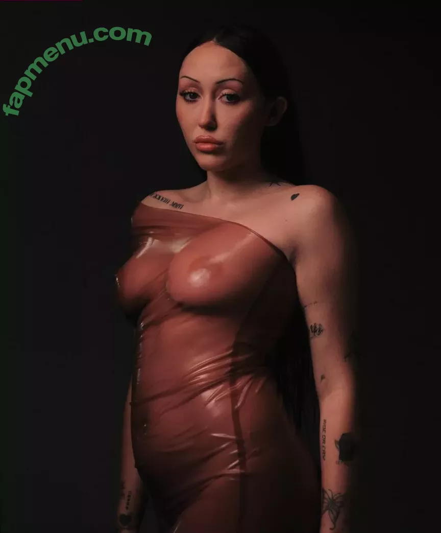 Noah Cyrus nude photo #0717 (illusion_4_lust / noahcyrus)