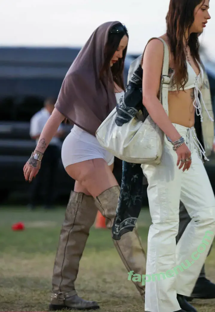 Noah Cyrus nude photo #0904 (noahcyrus)