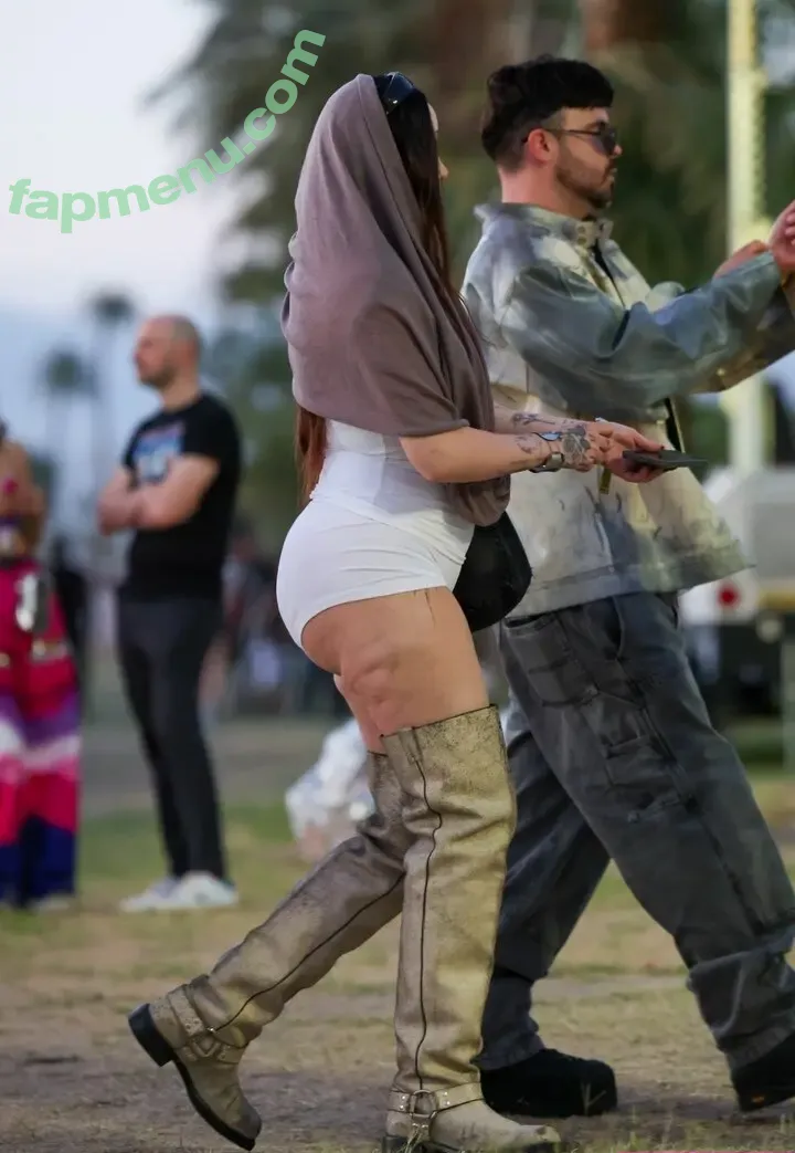 Noah Cyrus nude photo #0907 (noahcyrus)