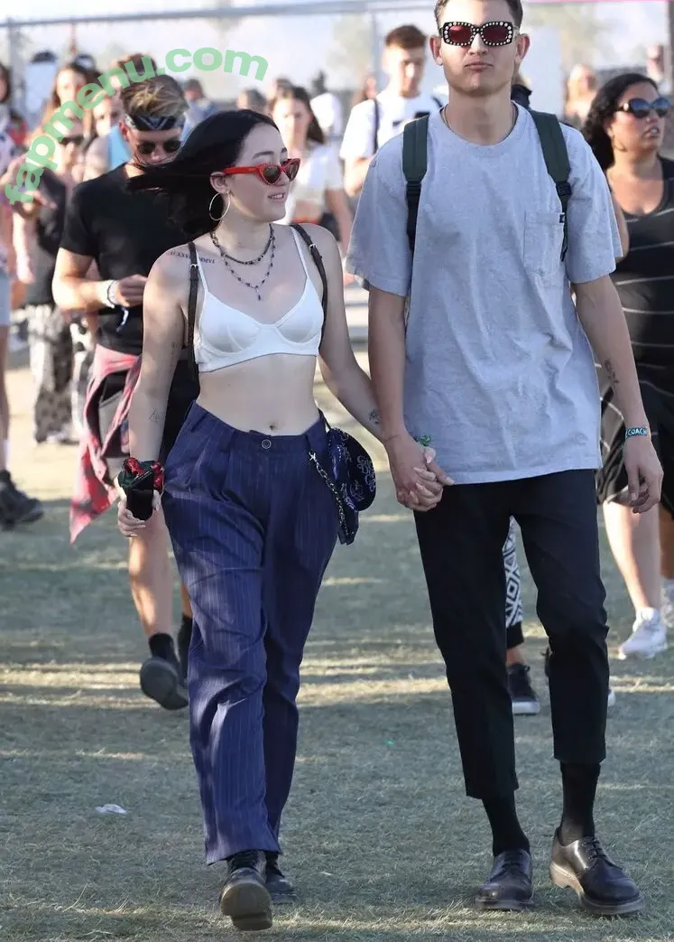 Noah Cyrus nude photo #0923 (noahcyrus)