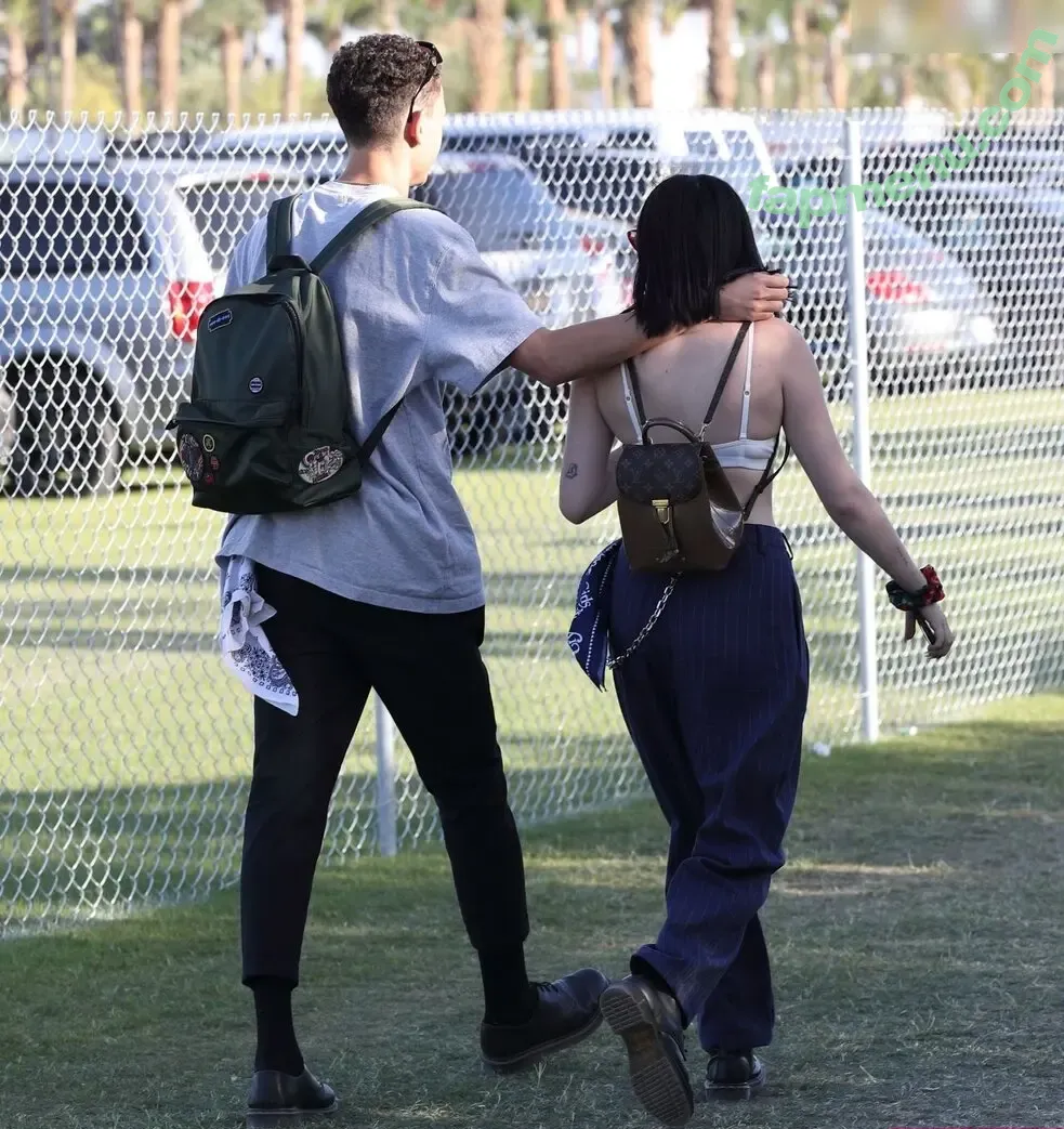 Noah Cyrus nude photo #0925 (noahcyrus)